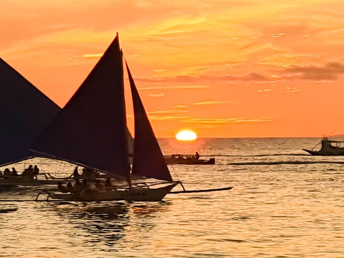 Cocoloco Beach Resort Manoc-Manoc Ngoại thất bức ảnh