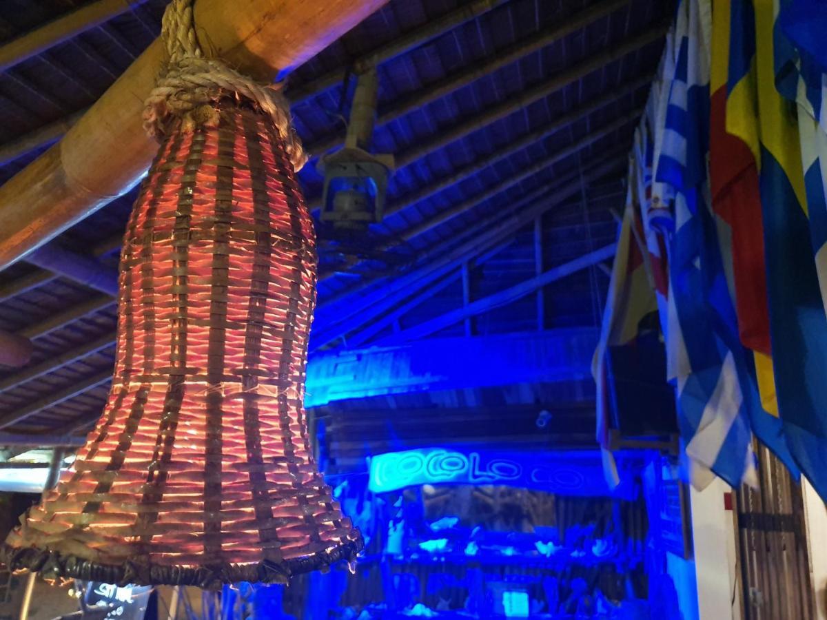 Cocoloco Beach Resort Manoc-Manoc Ngoại thất bức ảnh